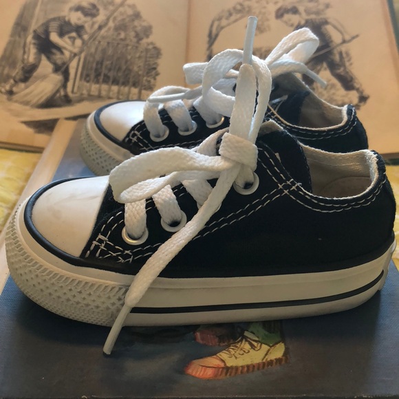 SOLD Converse toddler size 3 - Picture 4 of 6